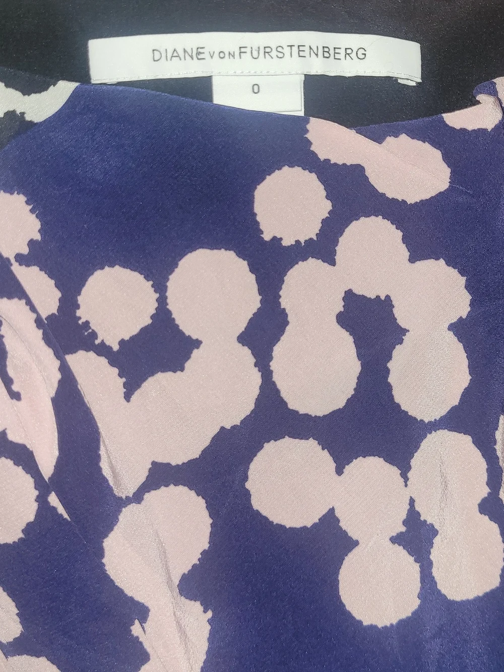 Diane Von Furstenberg Tamara 100% Silk Navy Pink Mini Dress Size 0 - Picture 4 of 7